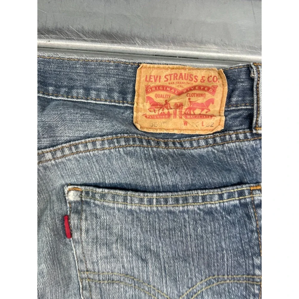 Levis levis 559